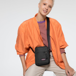 Eastpak The One Black: pochete versátil e elegante para as suas malas