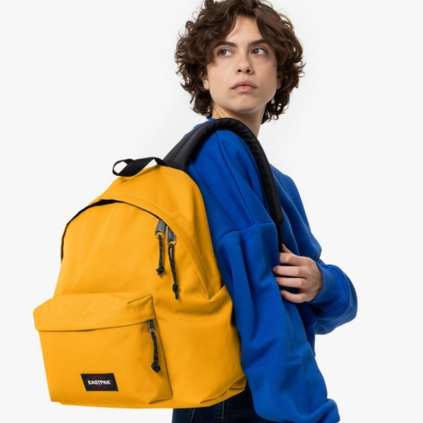 Mochila Eastpak Padded Pak'r Sunrise Yellow: Vitalidade e estilo para suas aventuras urbanas